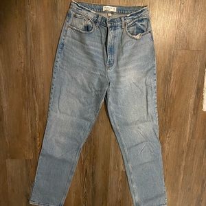 Abercrombie Curve Love ultra high rise 90s straight leg. TALL inseam